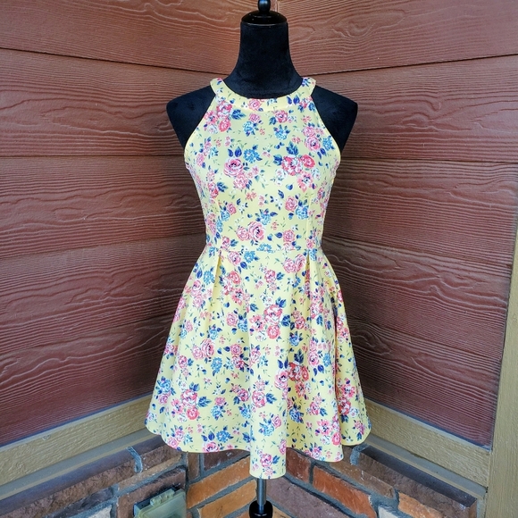 Copper Key Yellow Floral Women's Fit & Flare Sleeveless Summer Dress Size Small - Picture 1 of 16